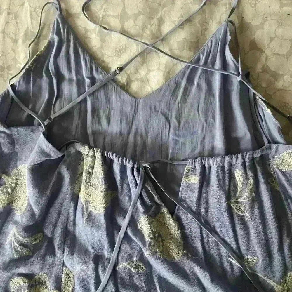 Lush embroidered dress - Picture 10 of 12